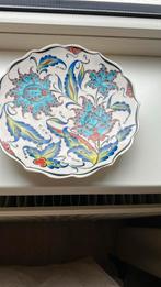 Porseleinen wandbordje in fleurige kleuren, Ophalen of Verzenden
