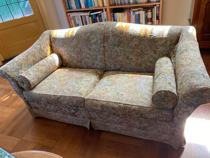 Klassieke Tweepersoonsbank met Bloemenmotief 180cm, Huis en Inrichting, Banken | Bankstellen, Gebruikt, Rechte bank, Tweepersoons