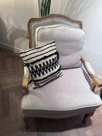 Classic and Elegant Armchair, Ophalen