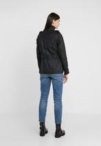 Barbour International dames jas van € 359.95 NU € 299, Kleding | Dames, Ophalen of Verzenden, Nieuw, Maat 42/44 (L), Zwart