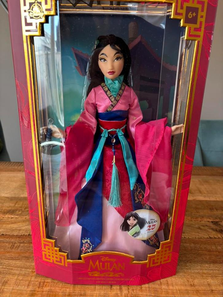 Disney Mulan Cinderella en Asha( wish) limited doll, Verzamelen, Disney, Zo goed als nieuw, Beeldje of Figuurtje, Ophalen of Verzenden