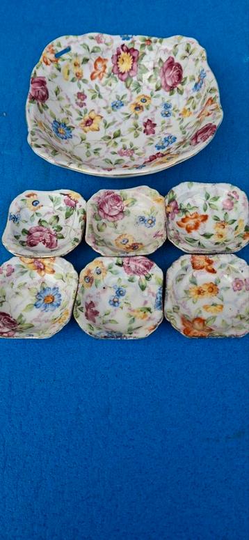 Old Minton Chintz Bonbonset beschikbaar voor biedingen