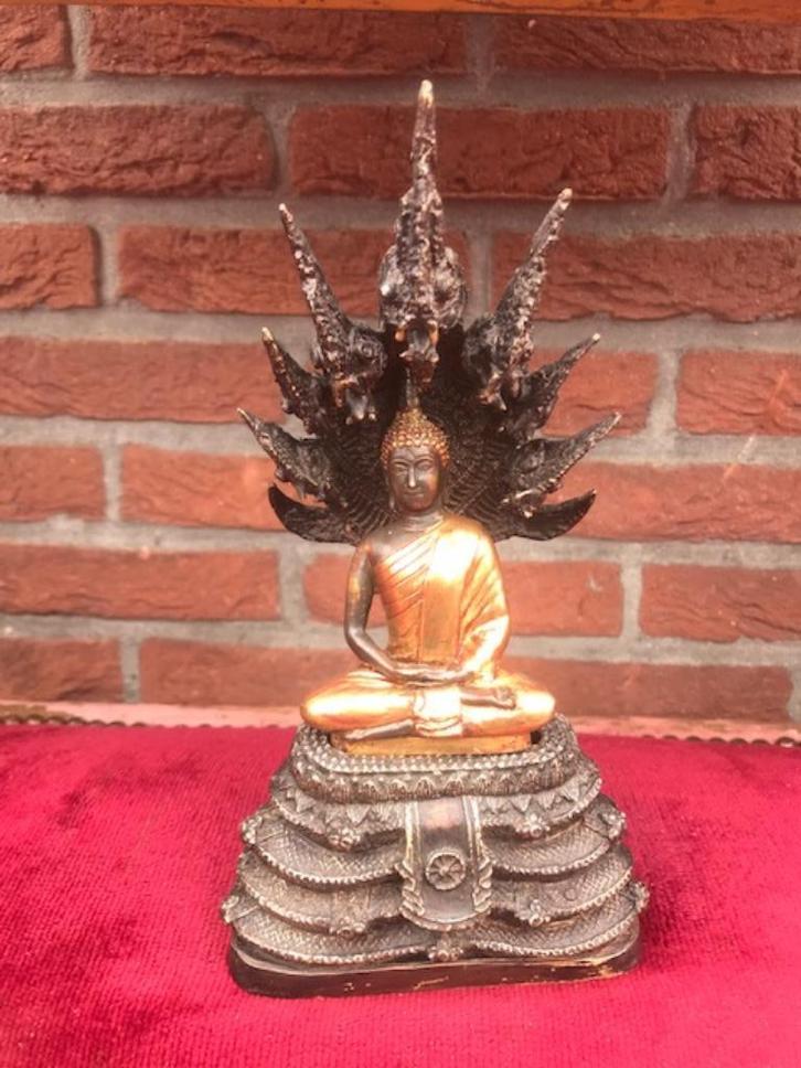 bronzen Boeddha, beschermd door slangen, Huis en Inrichting, Woonaccessoires | Boeddhabeelden, Ophalen of Verzenden