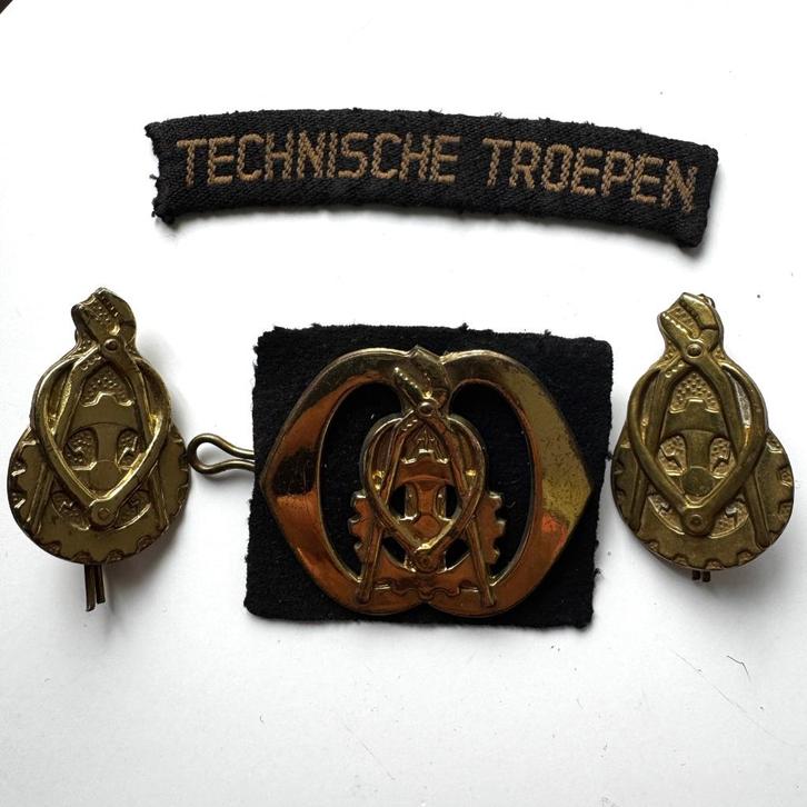 Set emblemen Technische Troepen | Baret, kraag en mouw, Verzamelen, Militaria | Algemeen, Landmacht, Embleem of Badge, Nederland