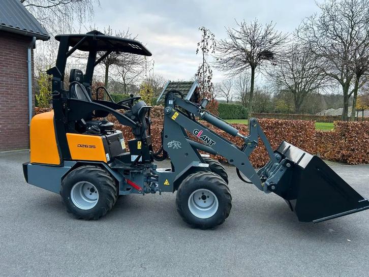 Giant D 263 S (bj 2017), Zakelijke goederen, Machines en Bouw | Kranen en Graafmachines, Wiellader of Shovel