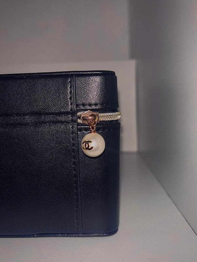 Chanel Rouge Allure Velvet lipstick case limited edition, Sieraden, Tassen en Uiterlijk, Beautycases, Zwart, Nieuw, Ophalen of Verzenden