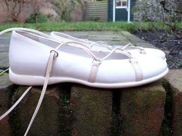 Rita. Ballerina, instapper. Maat 29  beschikbaar voor biedingen