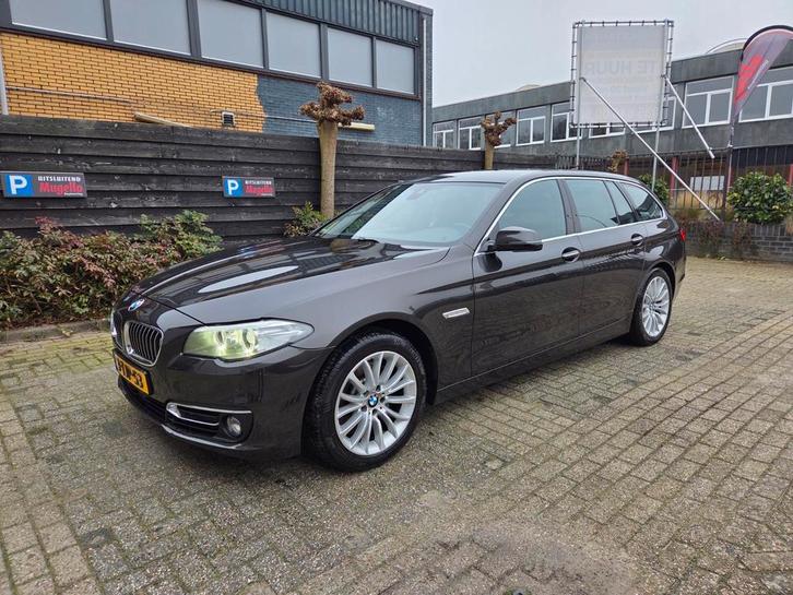 BMW 528i XDrive High Executive, Auto's, BMW, Particulier, 5-Serie, Benzine, C, Stationwagon, Automaat, Origineel Nederlands, Bruin