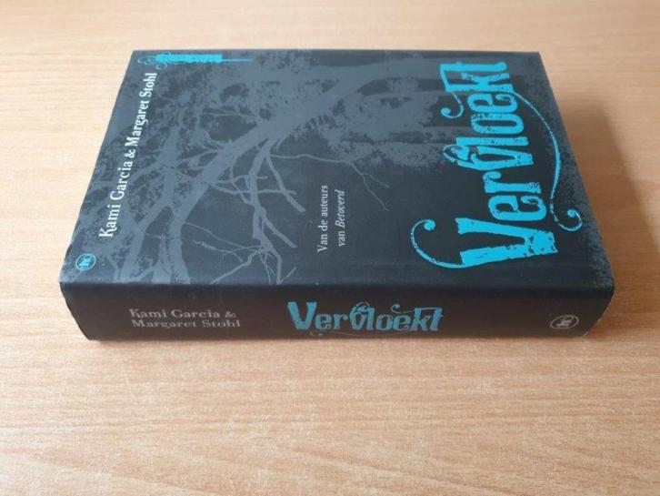 Garcia & Stohl - Betoverd & Vervloekt (HC + omslag), Boeken, Fantasy, Gelezen, Ophalen of Verzenden