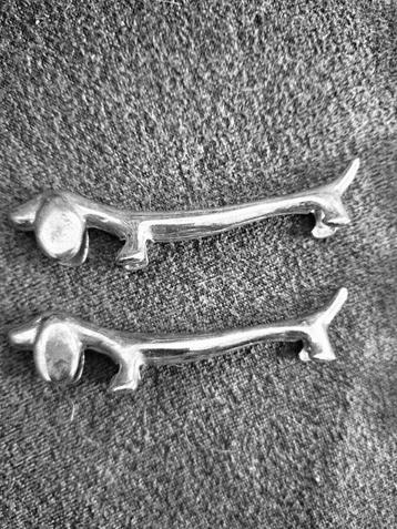 Bestek leggers 2 verzilverde tekkels beschikbaar voor biedingen