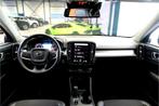 Volvo XC40 2.0 T4 140kW/190pk Aut8 Intro Pro PANORAMADAK + H, 15 km/l, Leder en Stof, Zwart, SUV of Terreinwagen