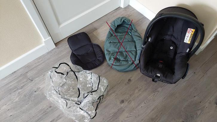 Maxi-Cosi Citi met regenhoes en adapters voor buggy, Kinderen en Baby's, Autostoeltjes, Gebruikt, Maxi-Cosi, 0 t/m 13 kg, Autogordel