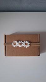 Baby Haarband/ Kakikleurig/ Madeliefjes Newborn, Kinderen en Baby's, Babymode-accessoires, Ophalen of Verzenden, Nieuw, Handgemaakt