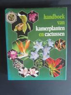 boek kamerplanten en cactussen succulenten Mariella Pizzetti, Boeken, Ophalen of Verzenden, Zo goed als nieuw, Cactus, Kamerplanten