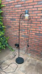 Industriële vloerlamp kwantum, Huis en Inrichting, Ophalen, Zo goed als nieuw, Metaal, 150 tot 200 cm