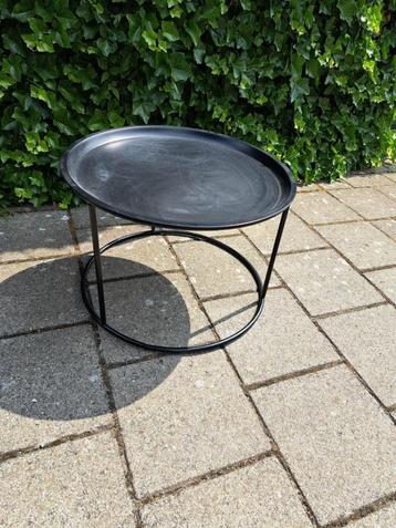 Salon - bijzet tafeltjes set van 4 €25,- beschikbaar voor biedingen