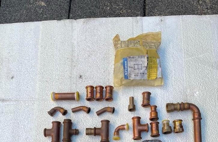 Gas Persfittingen 22mm 15 mm - XPress gas en meer, Doe-het-zelf en Verbouw, Buizen en Afvoer, Gebruikt, Bochten, Overige materialen