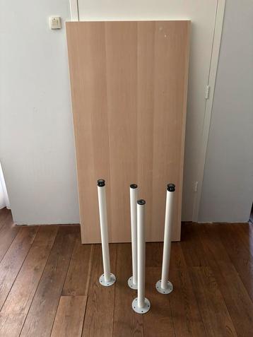 Aangeboden ikea bureau 