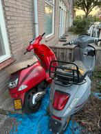 1x vespa s50 brom 1x vespa sprint zonder papieren, Fietsen en Brommers, Scooters | Vespa, Ophalen, Gebruikt