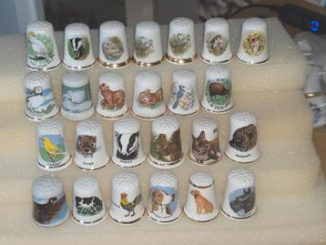 Veel Vingerhoedjes,Beren,honden,vogels enz. porselein beschikbaar voor biedingen