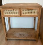 Houten sidetable kast met rotan/webbing en 2 lades, Ophalen, Gebruikt, Minder dan 50 cm, Grenenhout
