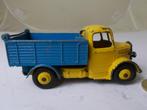 Dinky Toys 410 (1955) BEDFORD TIPPER - YELLOW/BLUE-., Dinky Toys, Gebruikt, Ophalen of Verzenden, Bus of Vrachtwagen