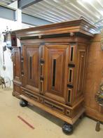 Kussenkast omstreeks 1740, Ophalen