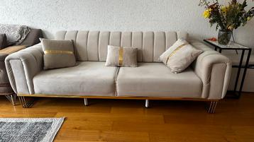 Moderne Beige Bank – 220 cm | Goudaccenten beschikbaar voor biedingen