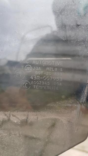 Toyota  avensis links achter  ruit  beschikbaar voor biedingen