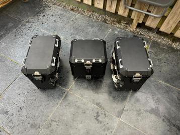 Zwarte kofferset voor BMW Adventure met slotjes + rugkussens beschikbaar voor biedingen