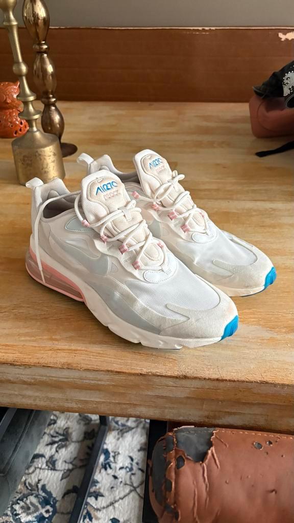 Nike Air Max 270 React - EU46, Kleding | Dames, Schoenen, Zo goed als nieuw, Sneakers of Gympen, Wit, Ophalen of Verzenden