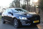 Volvo V60 2.4 D6 AWD Plug-In Hybrid Summum NL AUTO! NIEUWE A, Auto's, Automaat, Stof, Zwart, Zwart