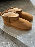 2 UGG laarzen maat 39 nieuw, Kleding | Dames, Schoenen, Hoge laarzen, UGG, Bruin, Nieuw