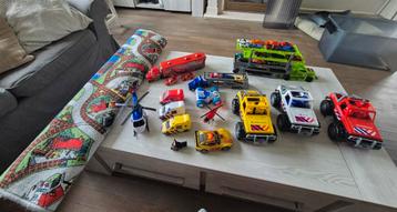 Speelgoedauto's + speelkleed beschikbaar voor biedingen