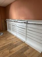 4 Dubbelzijdige Slatwall Meubels met Haken, Ophalen, Gebruikt