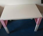 Roze Ikea kinder bureau met opzet stuk, Huis en Inrichting, Bureaus, Ophalen, In hoogte verstelbaar, Zo goed als nieuw, Bureau