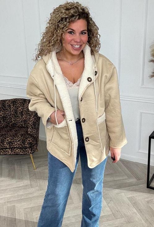 Nieuw: Reversible Teddy Jacket - Beige - one size, Kleding | Dames, Jasjes, Kostuums en Pakken, Nieuw, Jasje, Maat 38/40 (M), Beige