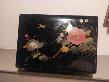 Vintage Japanse lakdoos – handbeschilderd  beschikbaar voor biedingen
