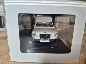 Volvo 164 1:18 wit Triple9 beschikbaar voor biedingen