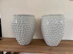 2 Grote Witte Aardewerk Bloempotten, Gebruikt, Wit, Aardewerk of Porselein, Ophalen of Verzenden