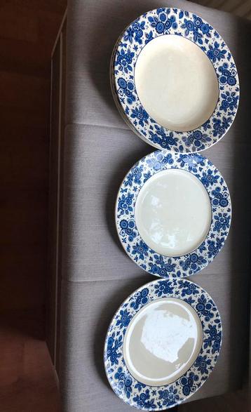 Beatrix servies: dinerborden, diepe borden en hapjesschaal beschikbaar voor biedingen