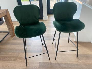 2 groene bar krukken beschikbaar voor biedingen