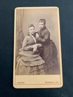 cdv carte de visite 2 dames mode japon Amsterdam A Greiner, Verzamelen, Verzenden, Voor 1940, Zo goed als nieuw, Foto
