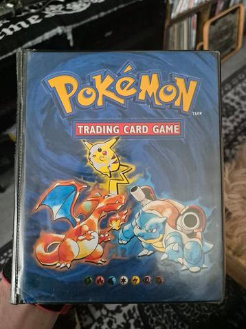 Vintage Pokémon Kaarten Album beschikbaar voor biedingen