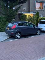 PERFECTE EERSTE AUTO: Ford Fiësta 1.25L 60pk 3DR 2010 Grijs, Auto's, Voorwielaandrijving, Euro 5, Stof, 600 kg