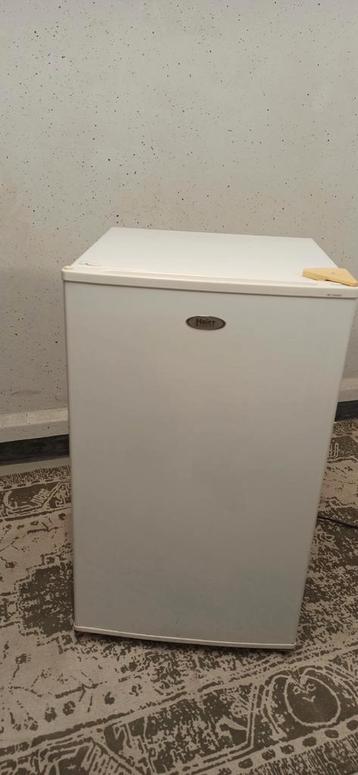 Compacte koelkast – €60, in topstaat beschikbaar voor biedingen