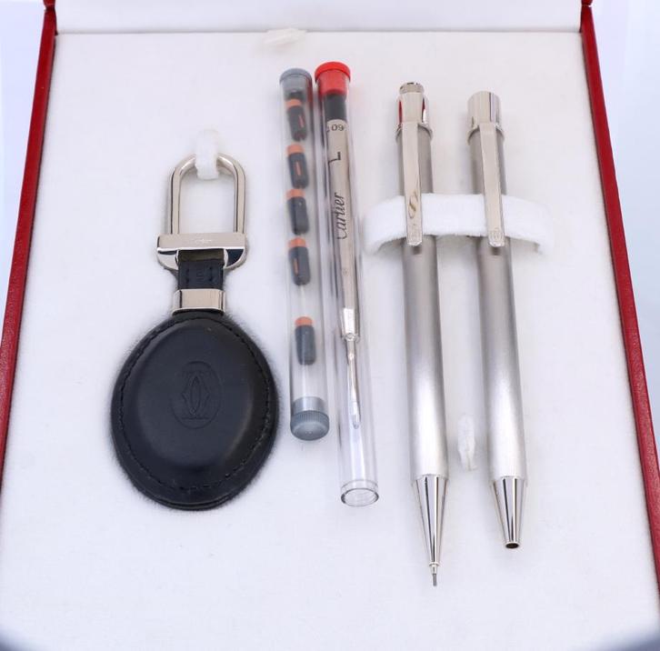 Cartier Must II Set – Ballpoint, Propelling Pen & Key Ring, Verzamelen, Pennenverzamelingen, Zo goed als nieuw, Overige typen