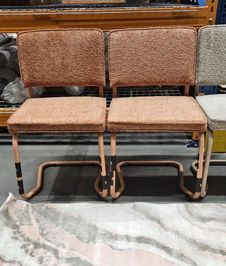 Nieuwe 2x Zuiver Ridge Kink Soft Terra Eetkamerstoelen, Huis en Inrichting, Stoelen, Nieuw, Twee, Metaal, Bruin, Ophalen