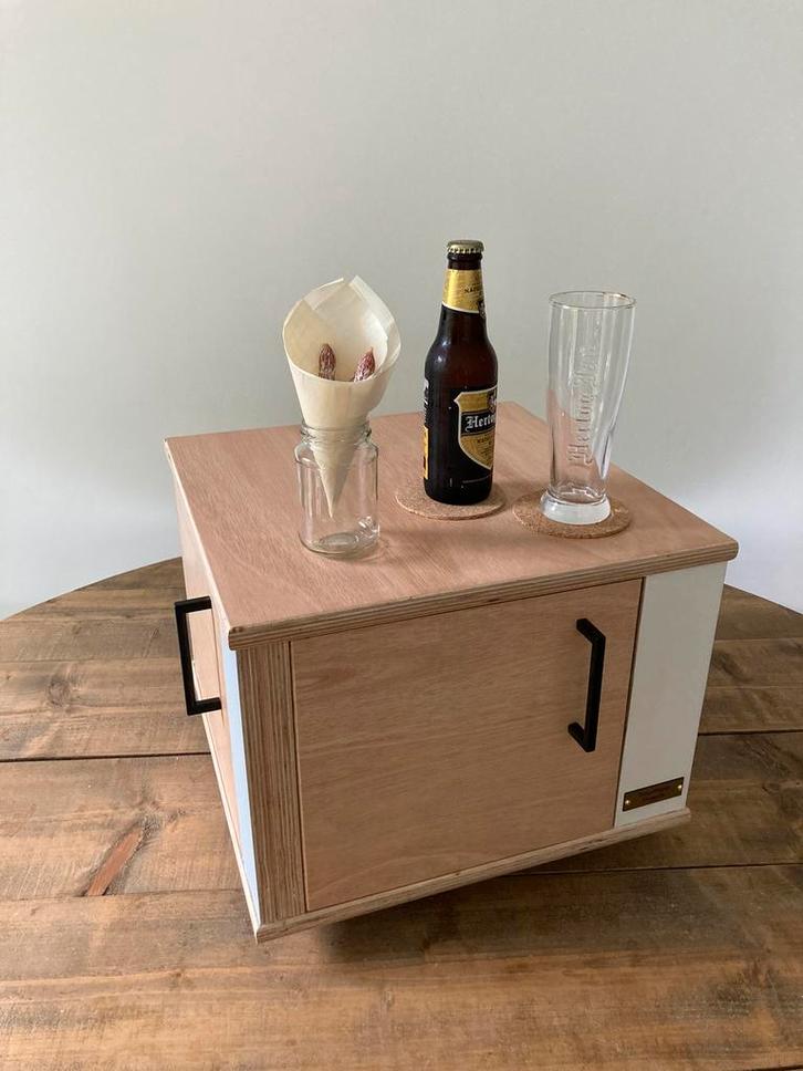 Draaibare Bijzet tafel met koeling, Huis en Inrichting, Tafels | Sidetables, Nieuw, 25 tot 50 cm, Minder dan 50 cm, Vierkant, Overige houtsoorten