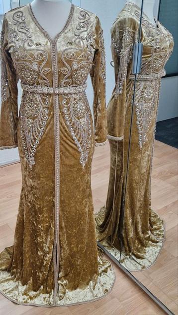 Goude Marokkaanse kaftan beschikbaar voor biedingen